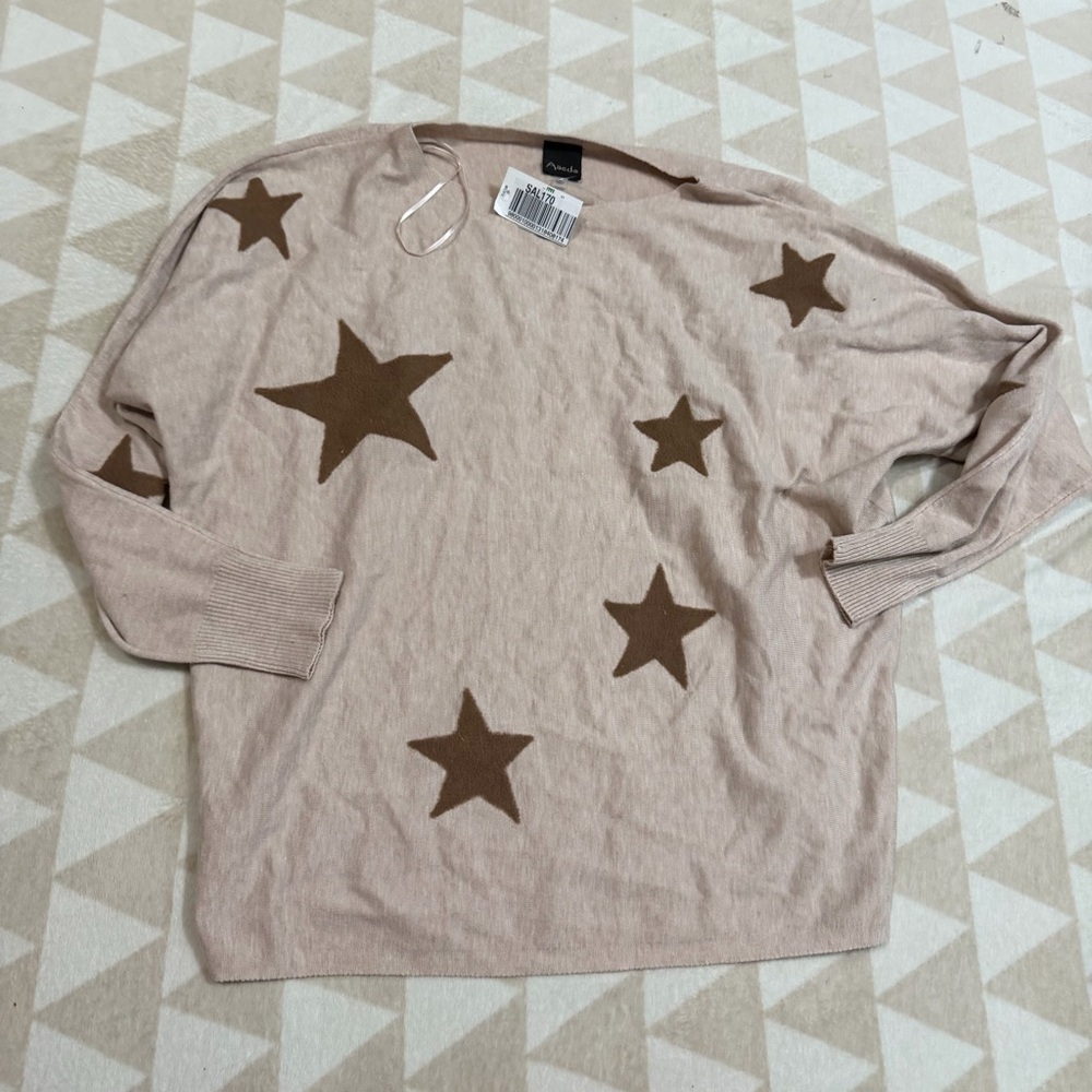 Aaeda crewneck star print sweater super soft